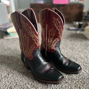 Black and red Ariat cowboy boots, size 8D, tapered square toe.
